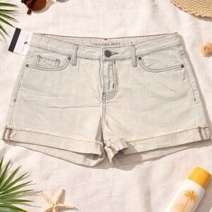 Calvin Klein Light Wash Denim Shorts Size 4 NWT Raw Hem Summer